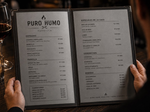 Menú de parrilla Puro Humo en cuero